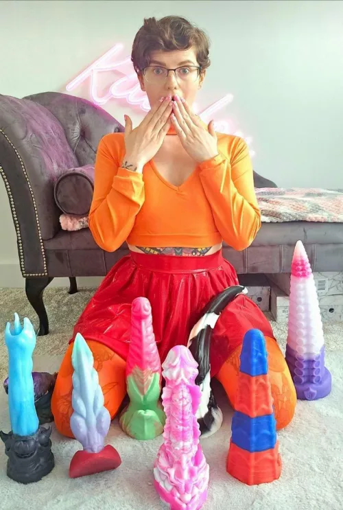 Jinkies! I love stretching my pussy.