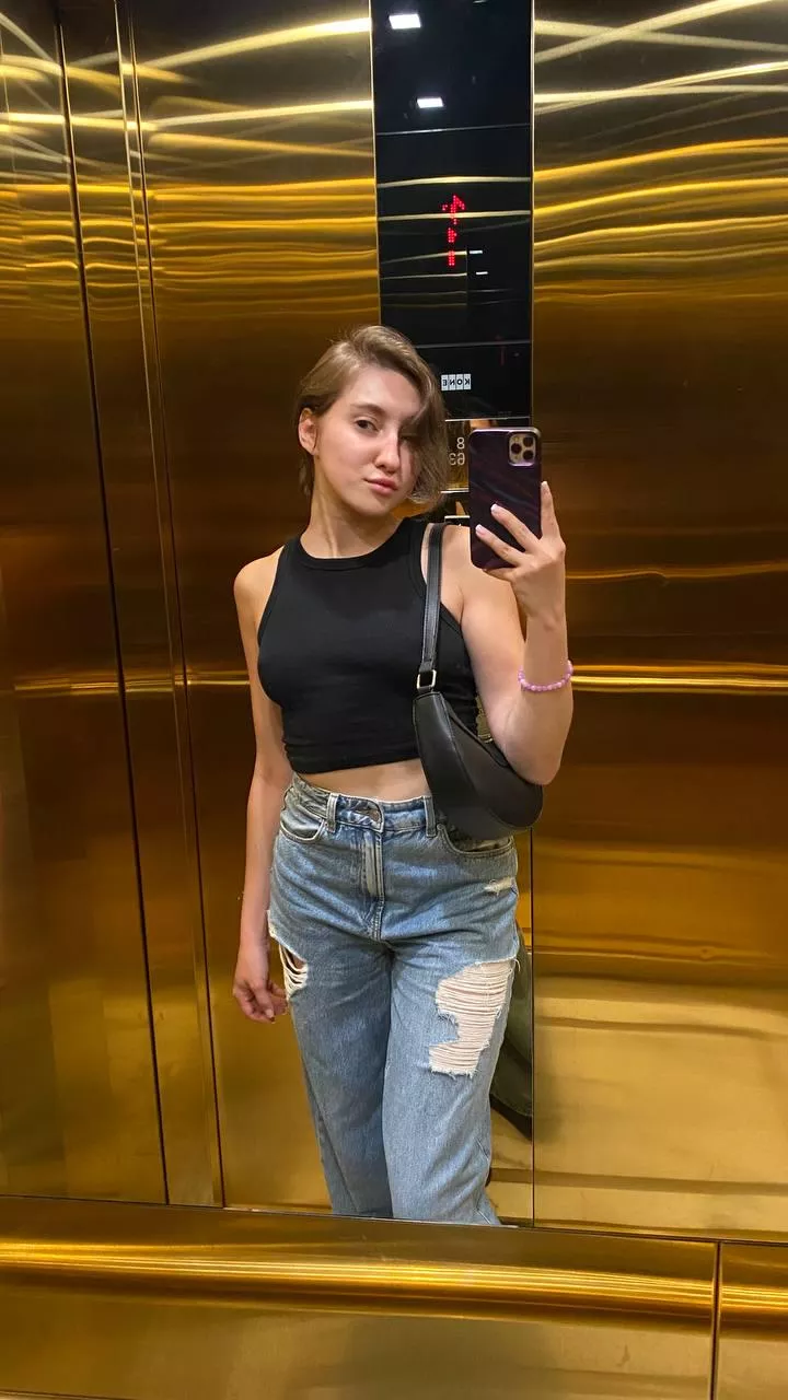 Signature braless elevator look, have a good day!