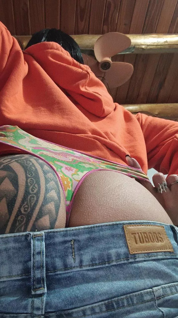 Tell me how I make you feel.
