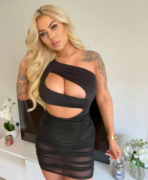 I hope my dress would catch your attention at a bar 