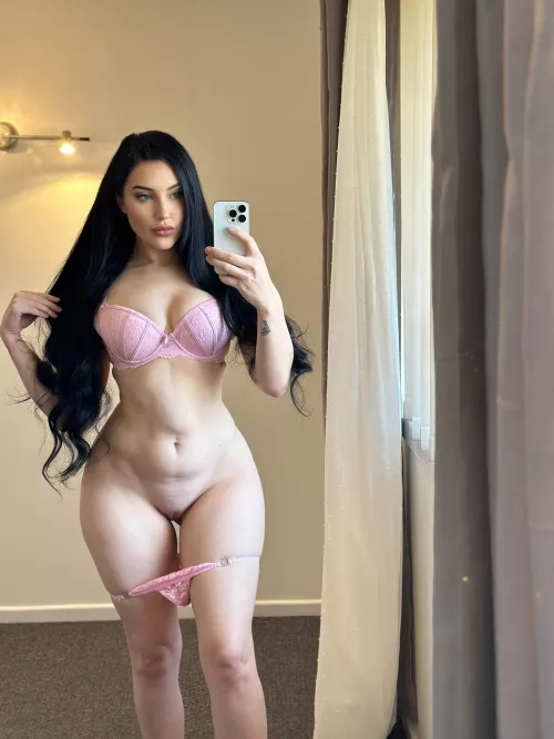 I’ve heard you’re looking for a thick girl… here i am