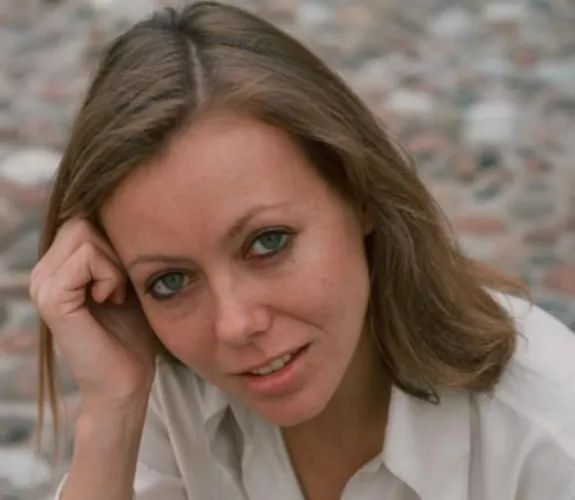 Jenny Agutter on the set of Equus in 1976 (released 1977).