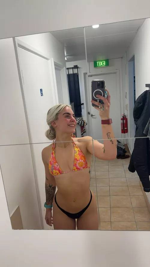 Would you jerk off to this picture if I sent it to you?