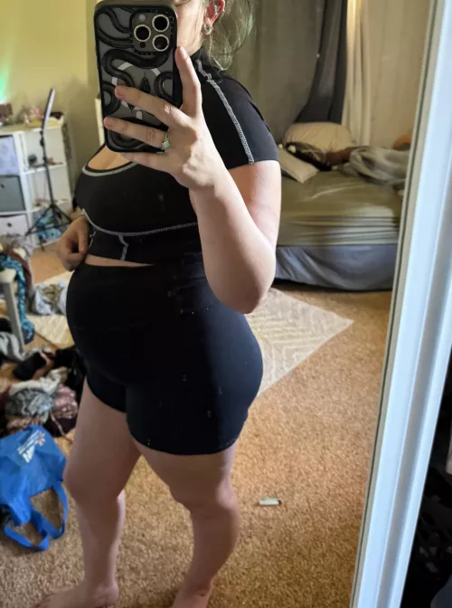 All of my stuffings are starting to show… 🥴🤰🏻