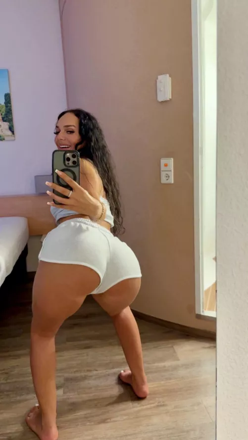 I think I need a dick inside my bum 