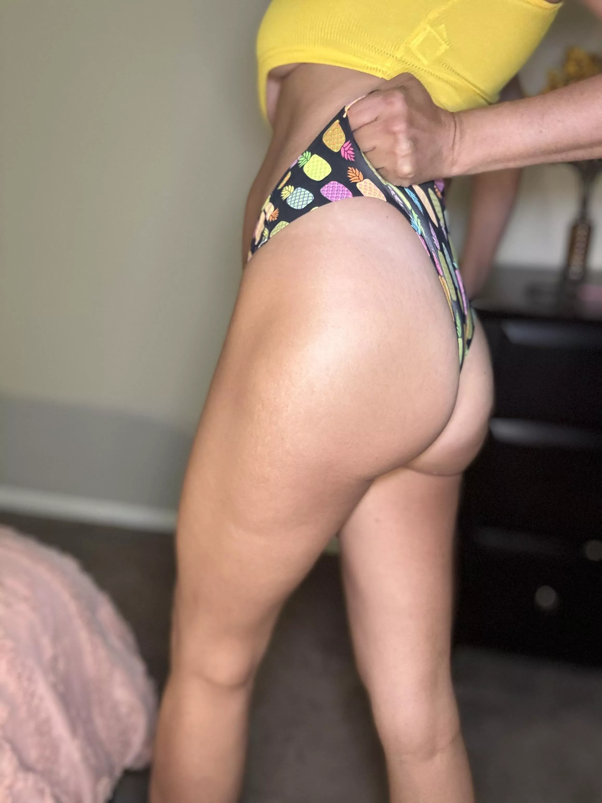 If you ever wondered what a 45 y/o ass looked like