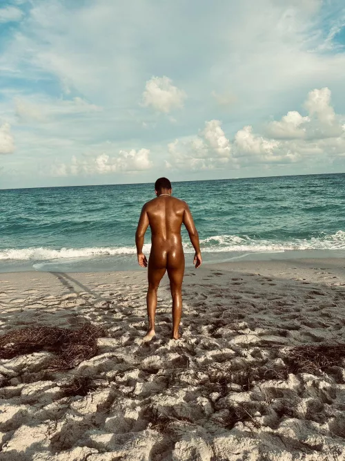Nude beach day at Haulover. I wish I had more nudist friends to join me 
