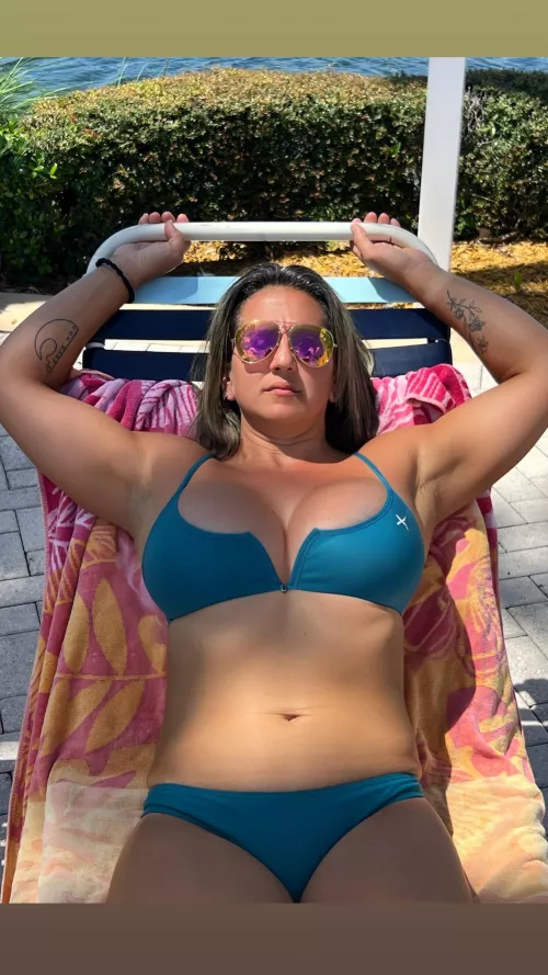 Relax and catch some sun with me @sfloridasexytink56