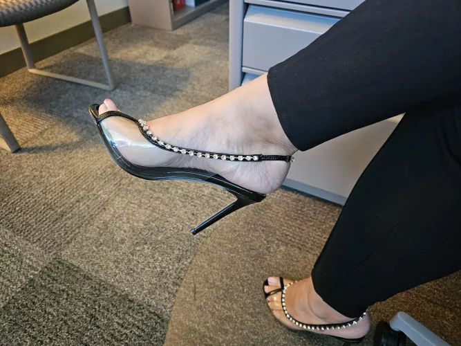 See thru Peep Toe Pumps 💎 