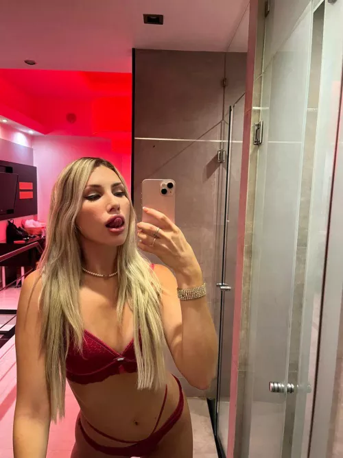 So thirsty.. I wanna jump on your cock