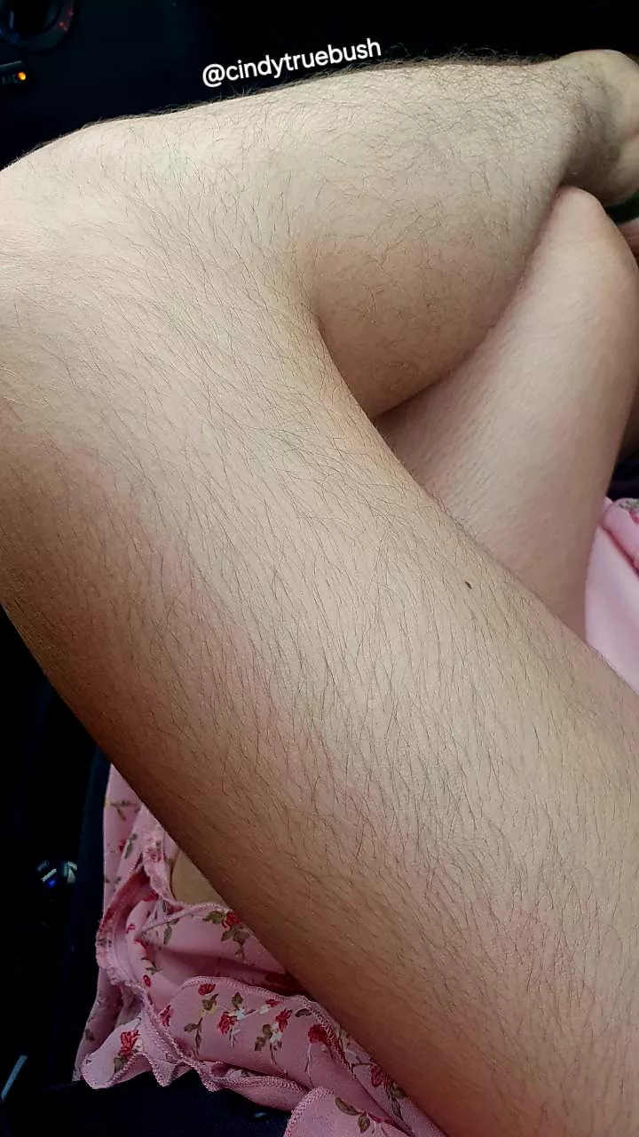 Super hairy legs 😍 
