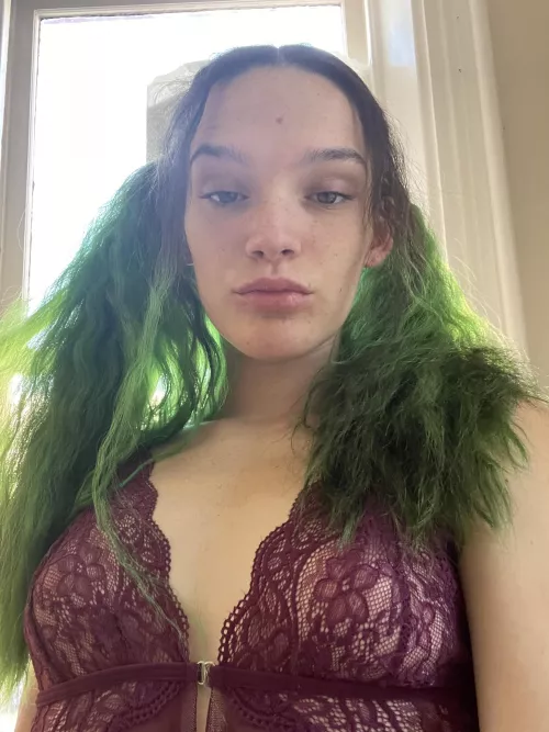 the neon green is so vibrant today! 