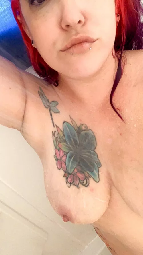 This hot shower is making me feel generous enough to show you one but maybe if you asked me nicely.. I’d show you both in action🤭
