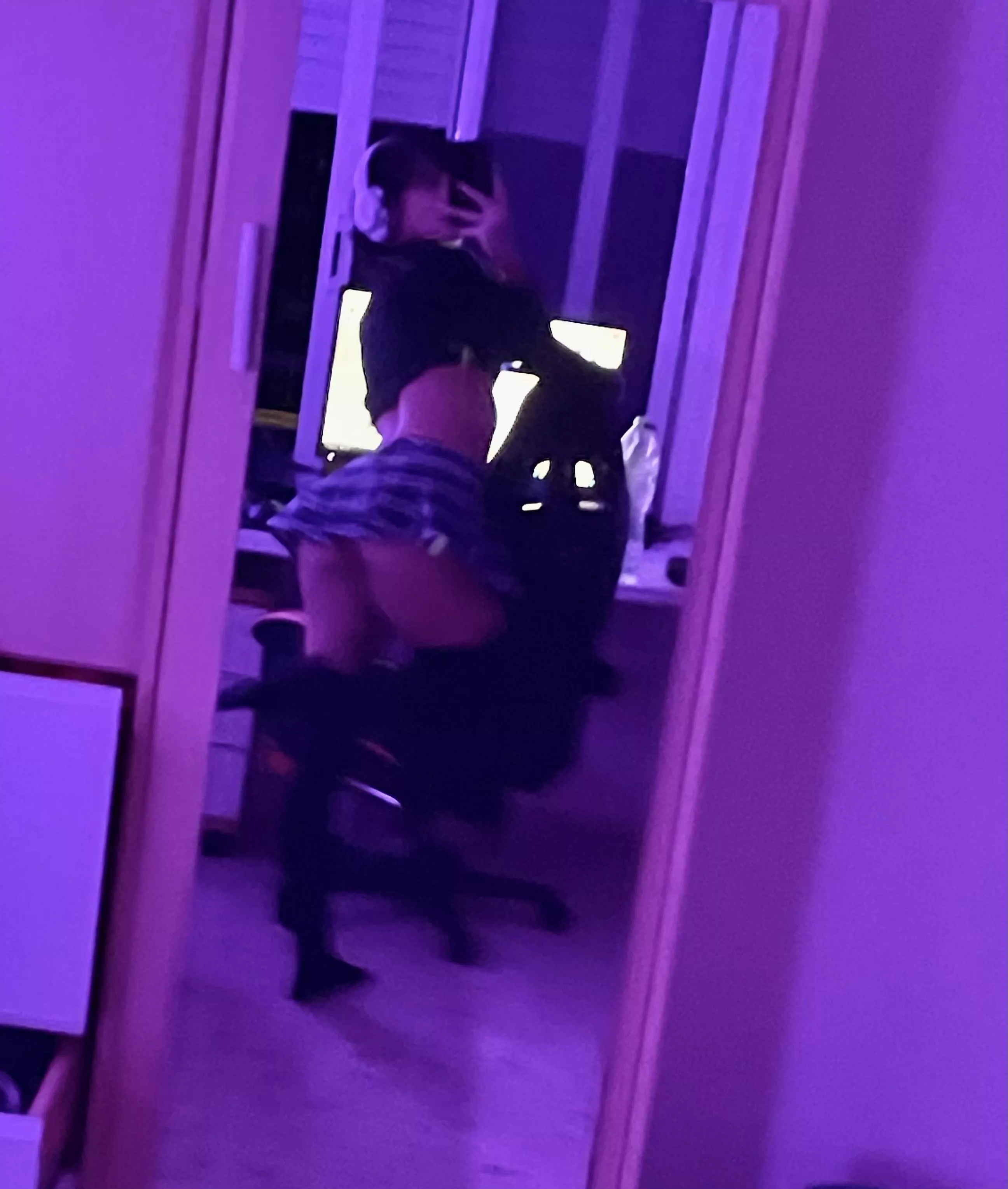 when hes a nerd and a femboy ♡ 