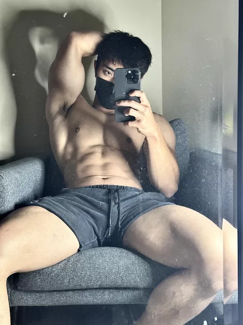 [19] would u get on ur knees for me?