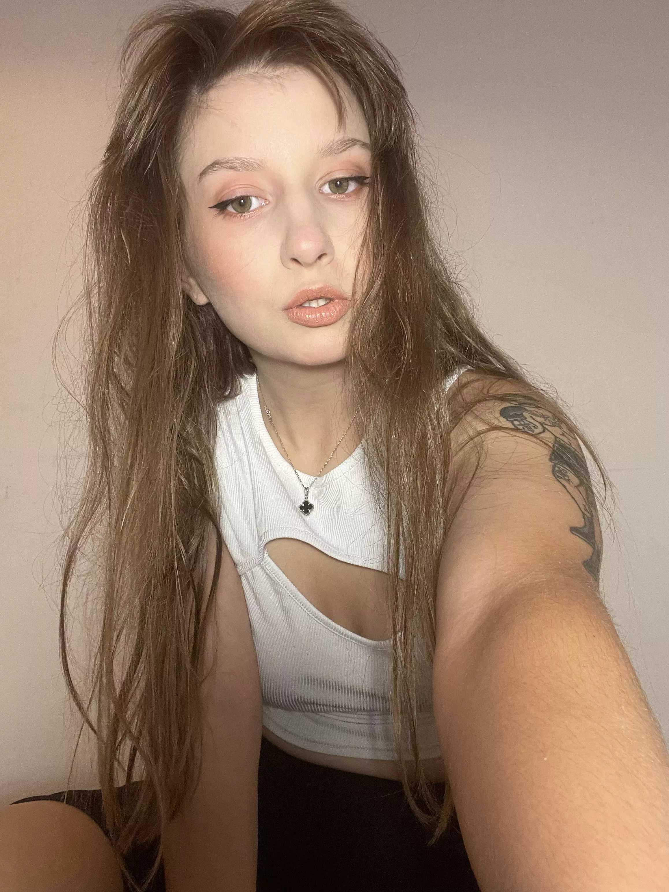 a quick selfie to start the weekend :)