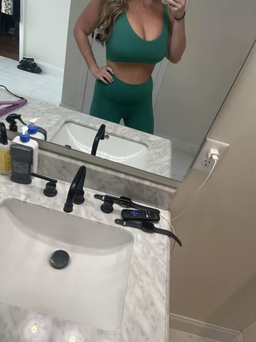 Hope you enjoy my gym outfit