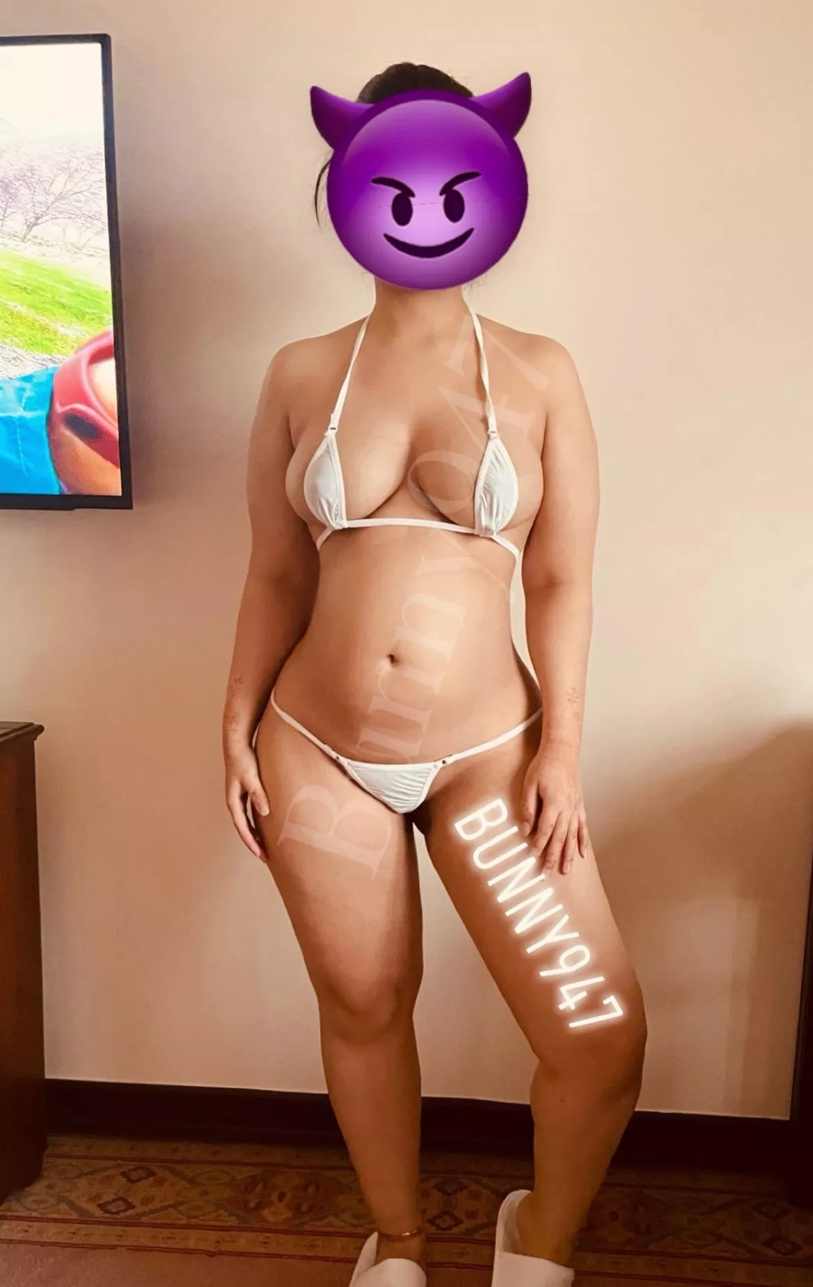 I love wearing tiny bikinis at the pool😈 [F]