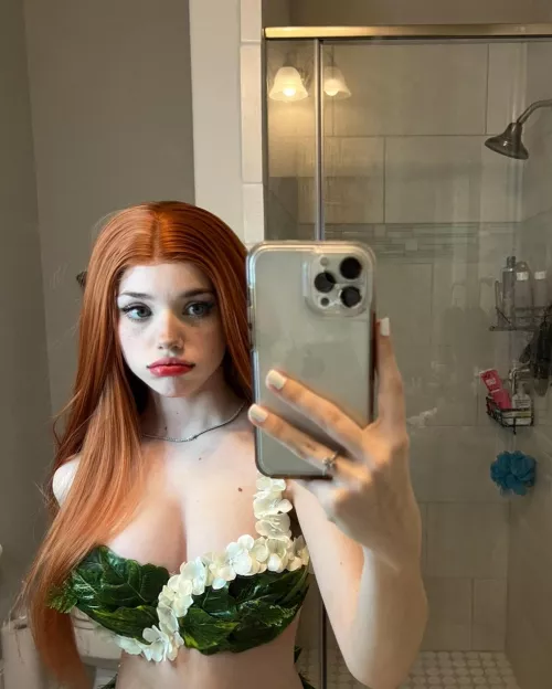 Poison Ivy by Puppiwi 