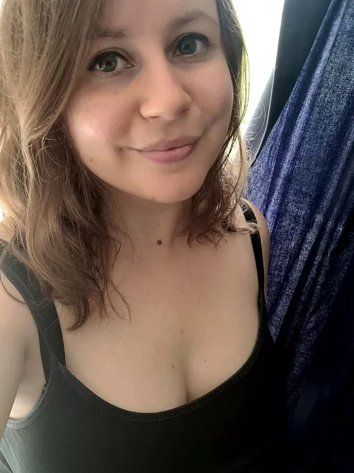 Shoutout to all the sweet folks that helped me this past week to feel more like I can actually be beautiful and desirable, haven't felt like that for a long time🖤