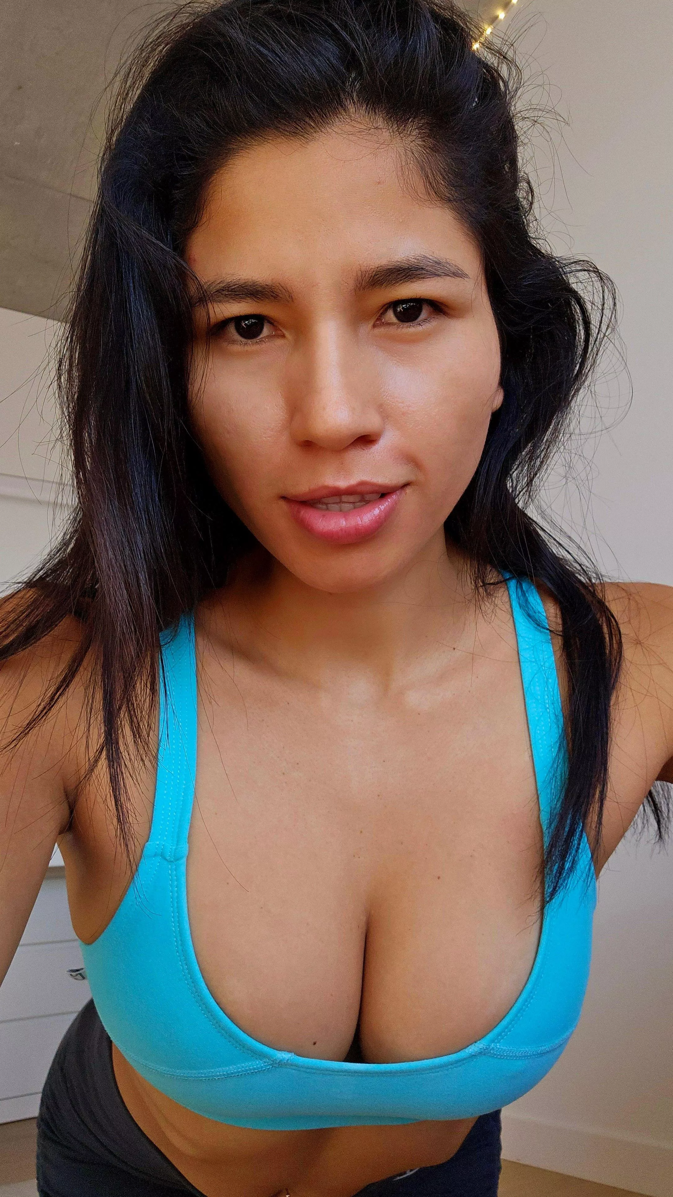 Top provides excellent bust support