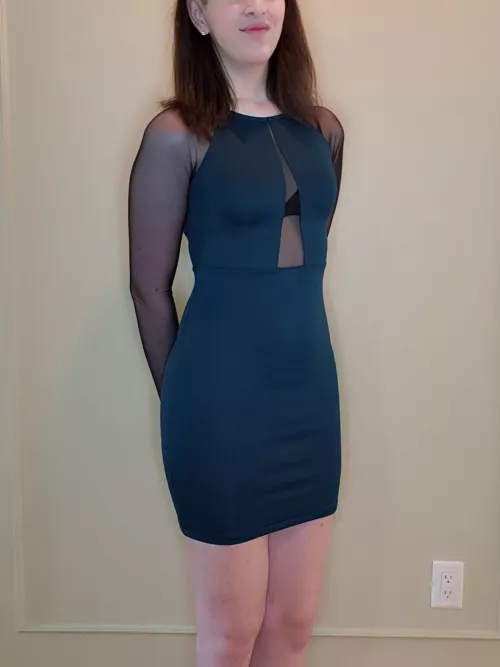 Wearing one of my favorite dresses out tonight for a lil confidence boost 😇