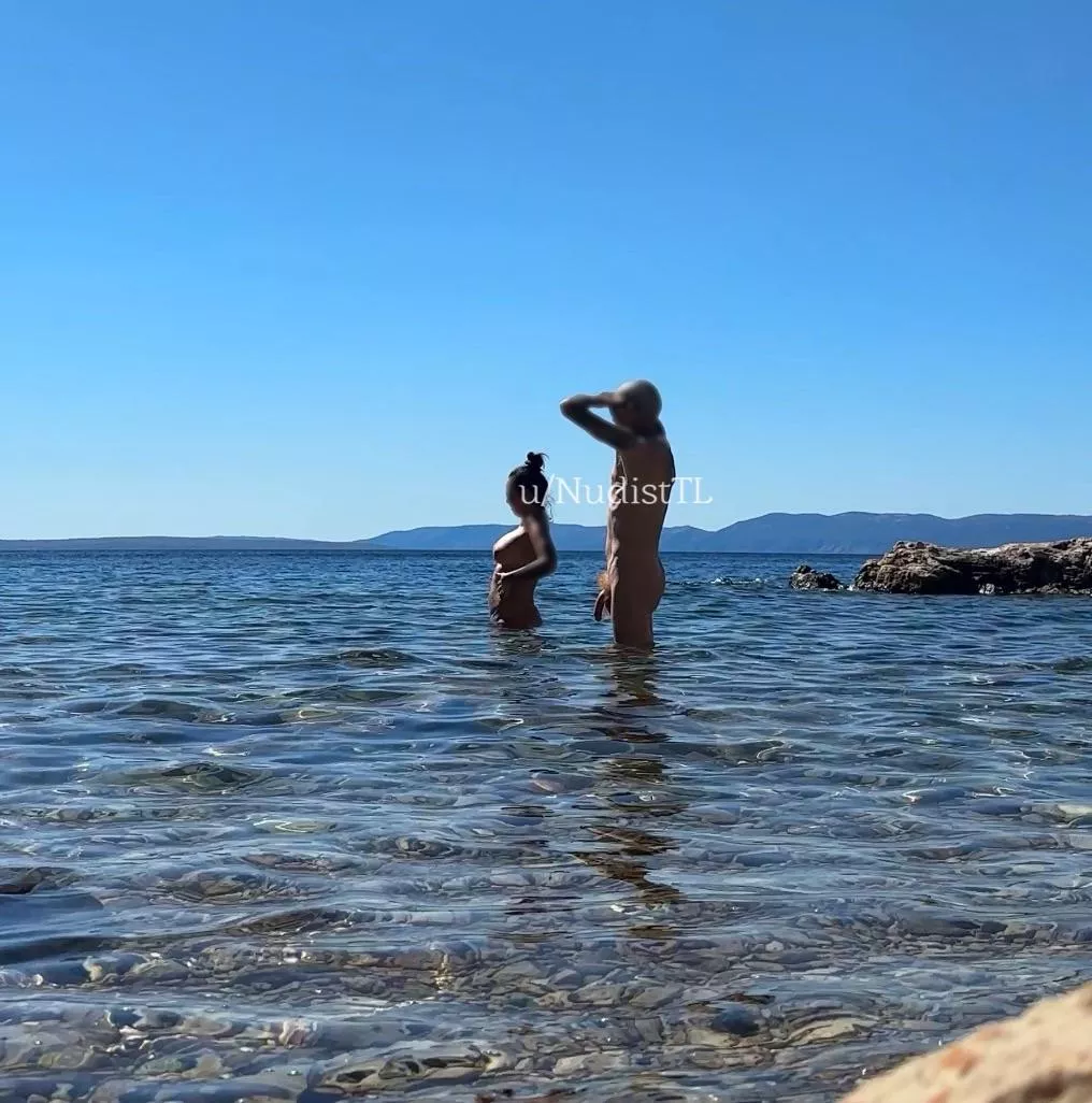 Just arrived to the nude beach 