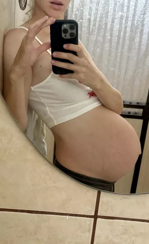 So happy about my big belly again 🥰