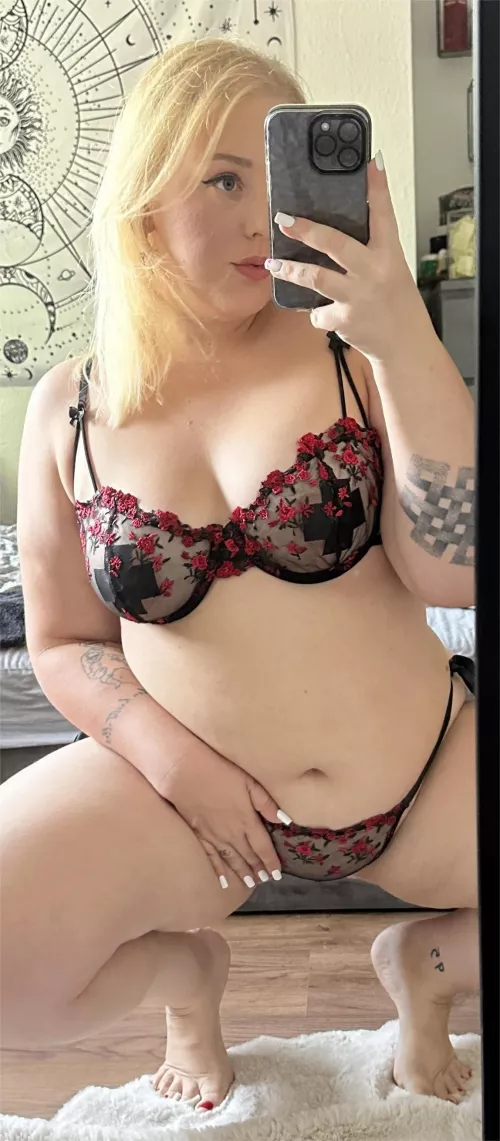 Soft tummy and huge bimbos.Hopefully your type.