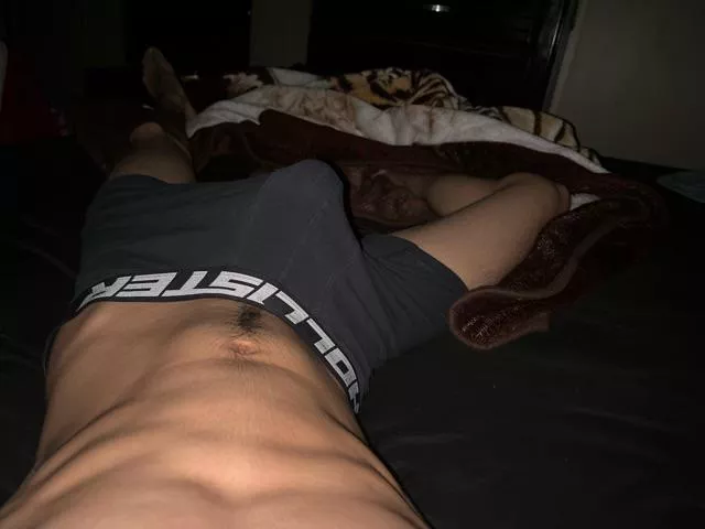 (19) free the sausage from the confines of my boxers for a reward;)