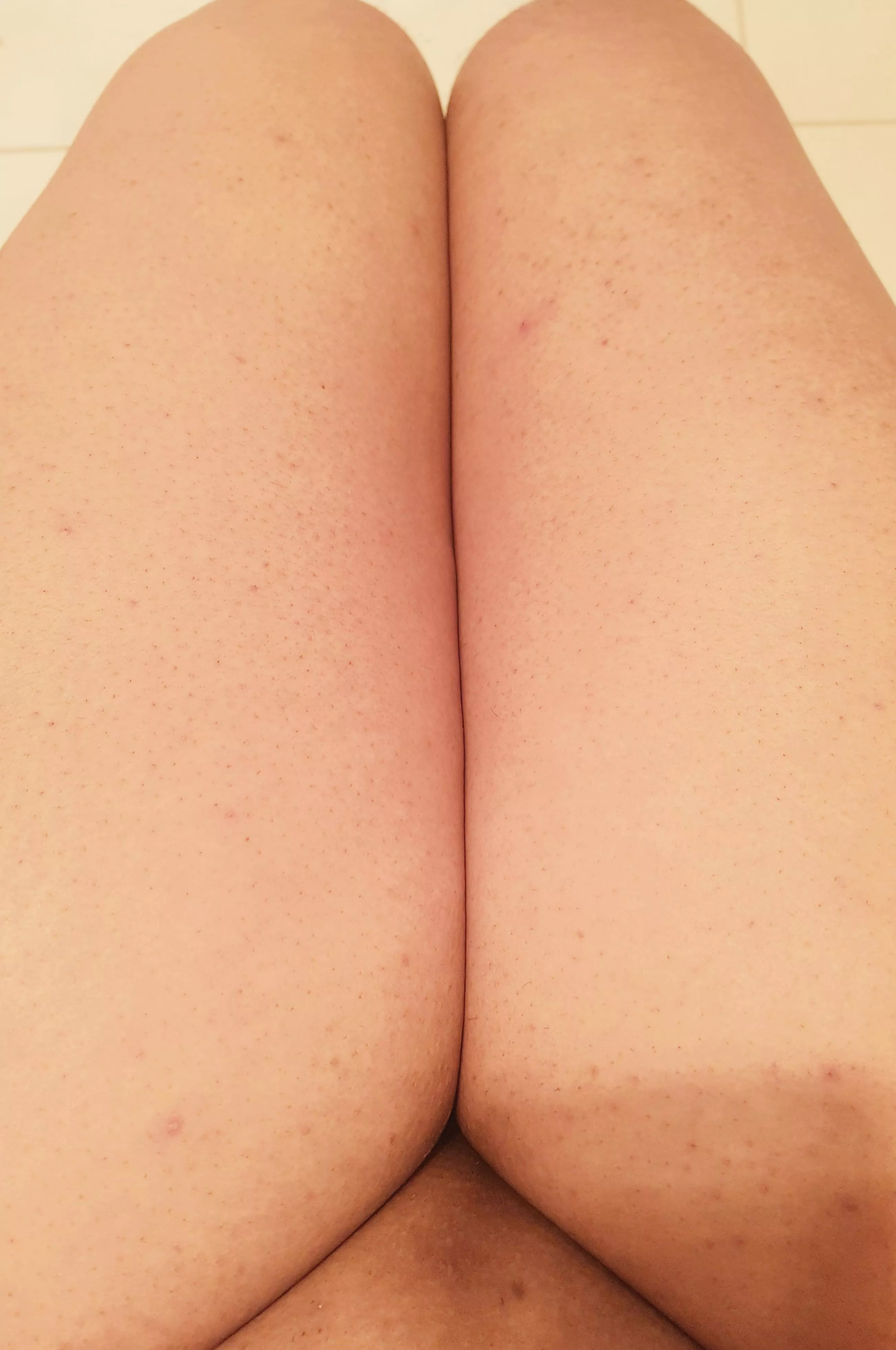 26 160cm 65kg Just Sitting