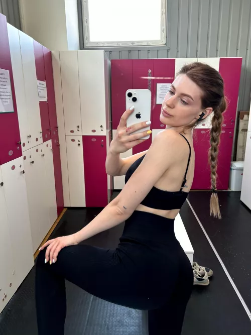 I'm not just training my ass for selfies