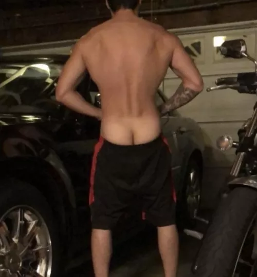 Need to tan my cheeks in someone’s sunny yard 🥰🤭