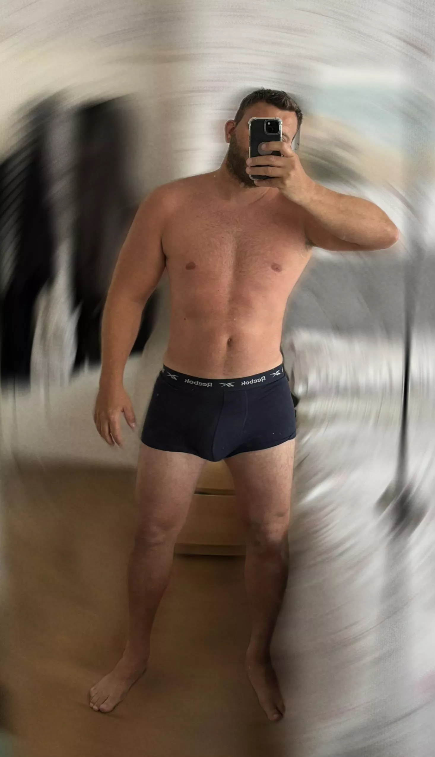 (43) UK dad, give me a 👍🏻 if I’m your type! 