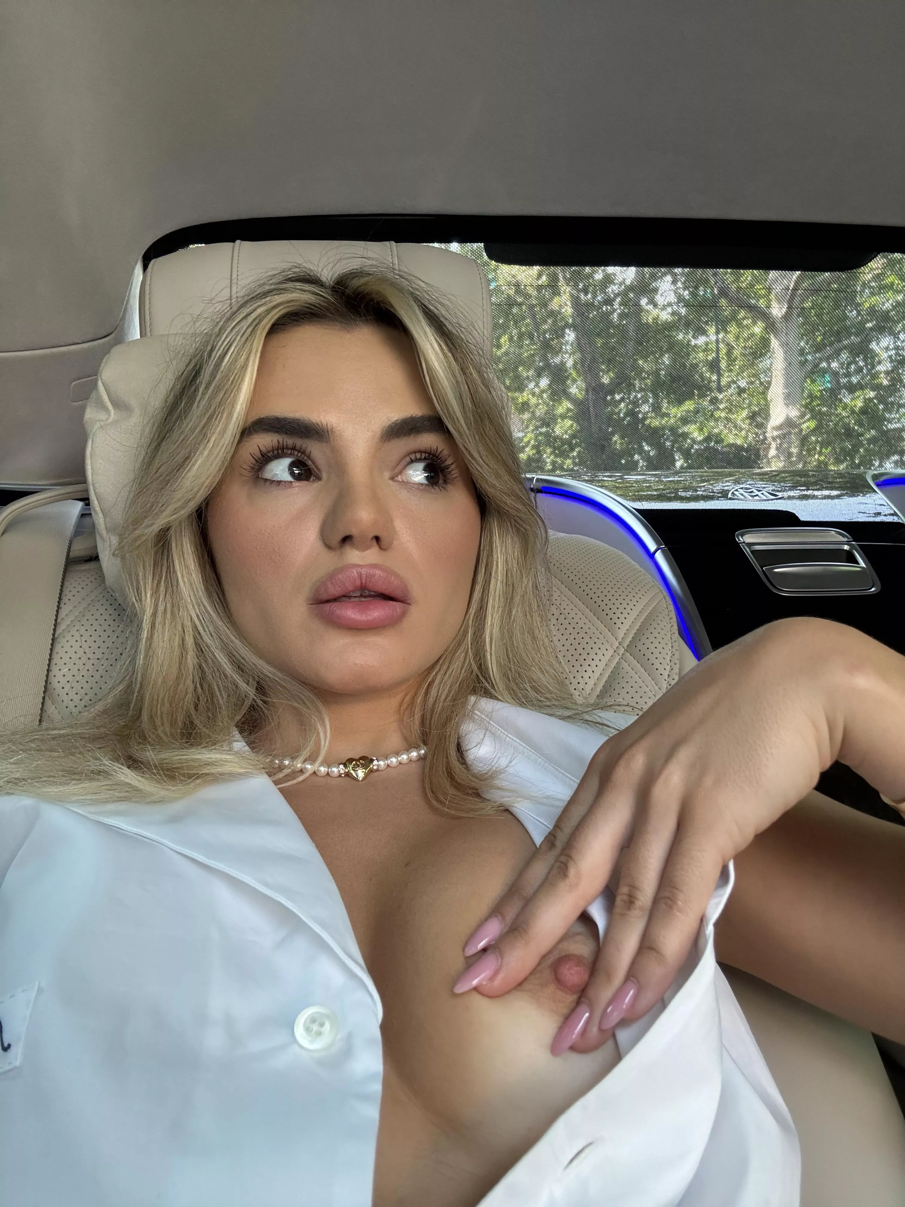 A little selfie to make your day better