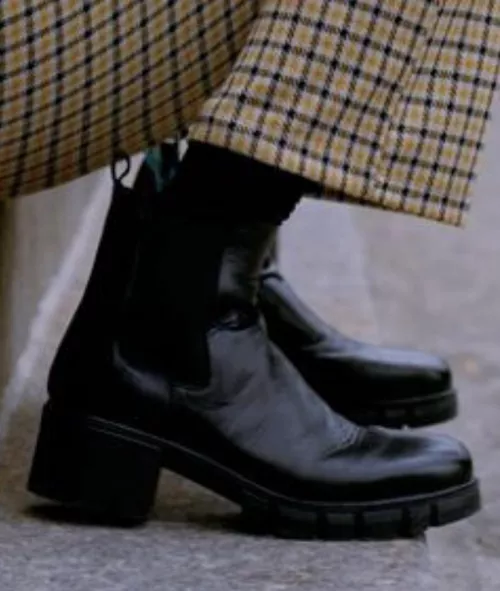 Any idea which boots these are?
