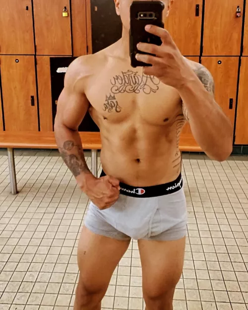 Follow me to the locker room 