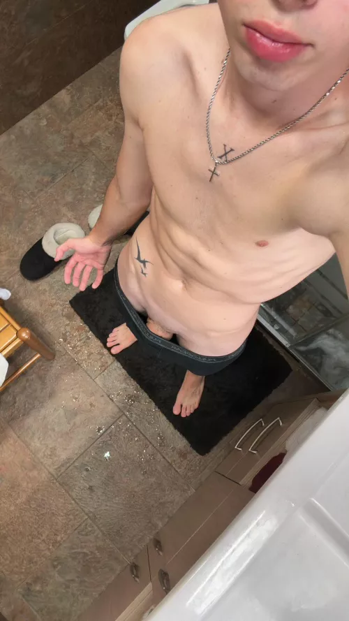 Guya like + comment pls i need a karma 👅