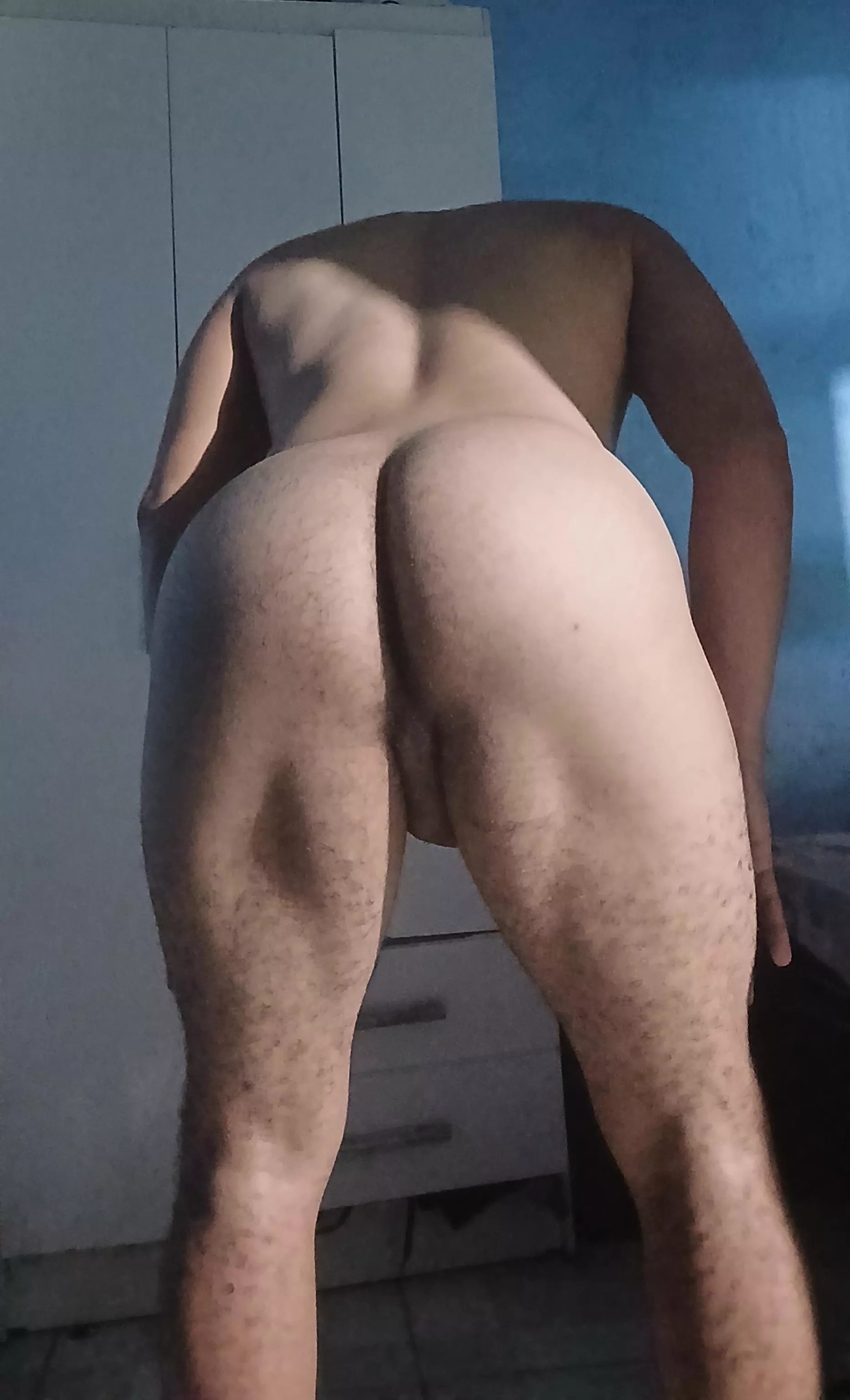 Hamstrings popping out while i bend over, seems the training is paying off here 