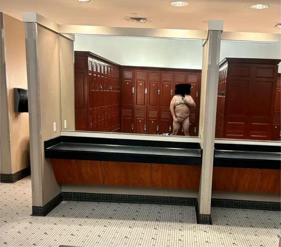 A bear-y empty locker room.  I got caught 3 seconds later.