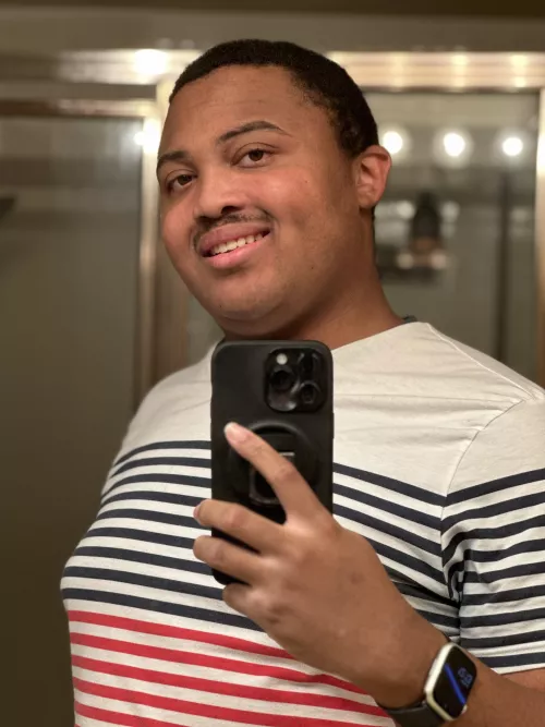 Did I shave my beard or did my beard just embark on a quest? Either way good morning! 