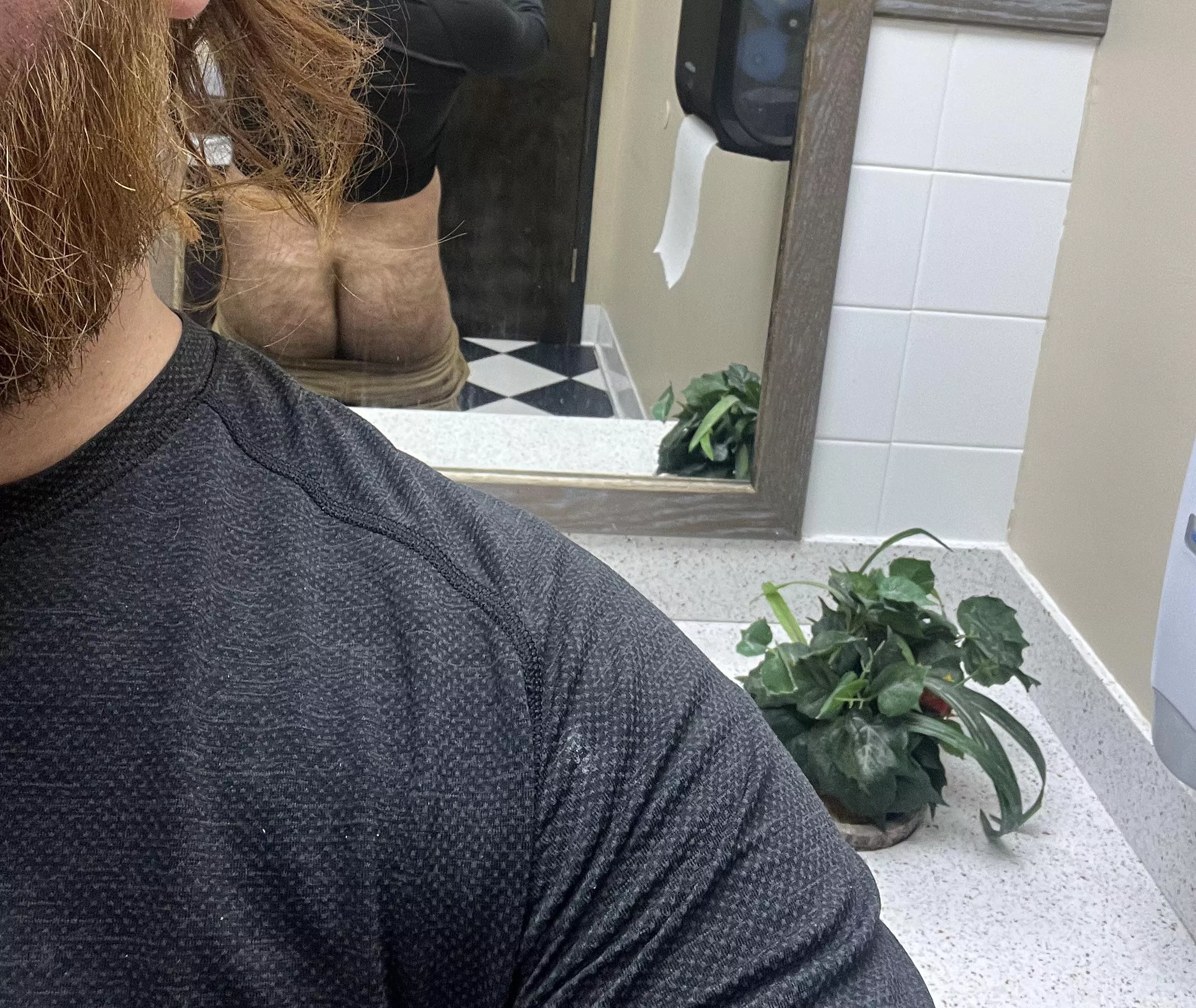 Does this daddy ass look juicy?