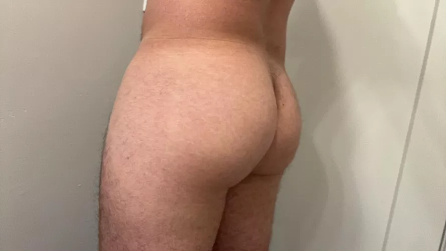 Hiking paid off 🏔️🍑