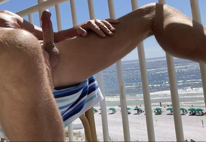 I like to give a show on the balcony!