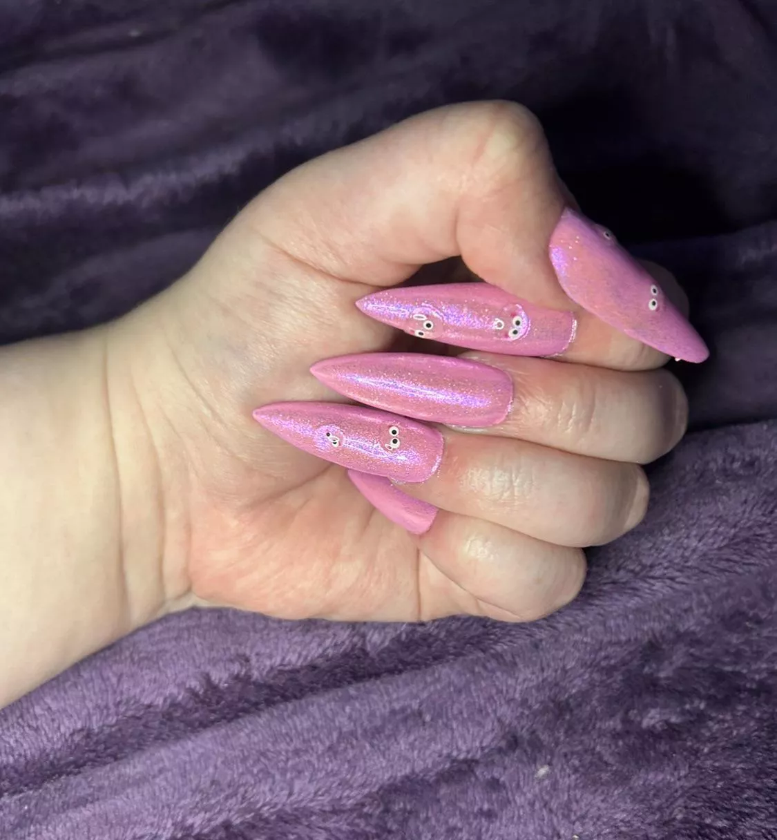 The nails have eyes 👀 