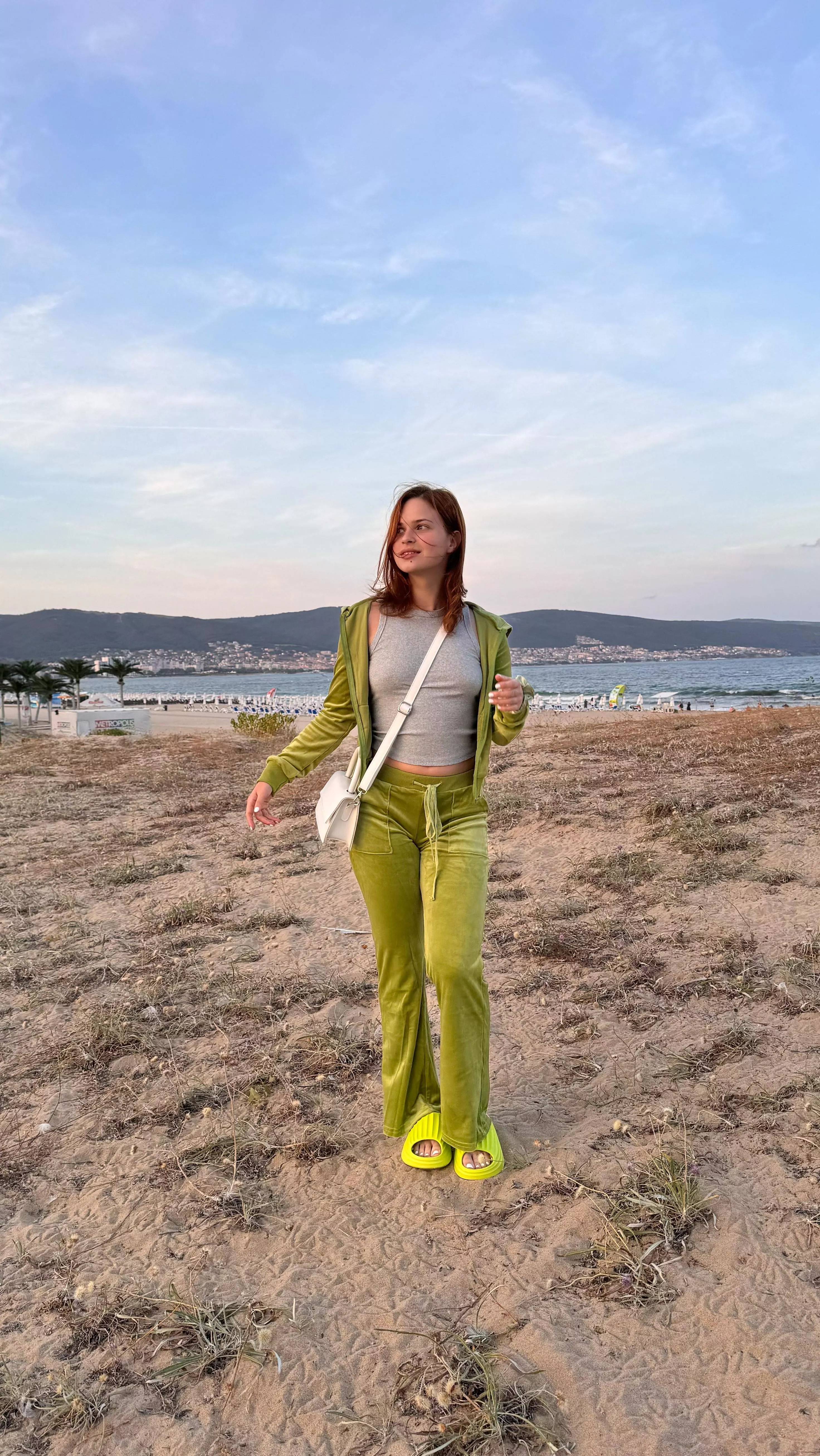 Almost always no bra to feel more free 🙈