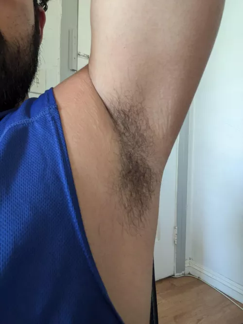 Hope you like my sweaty gym pits