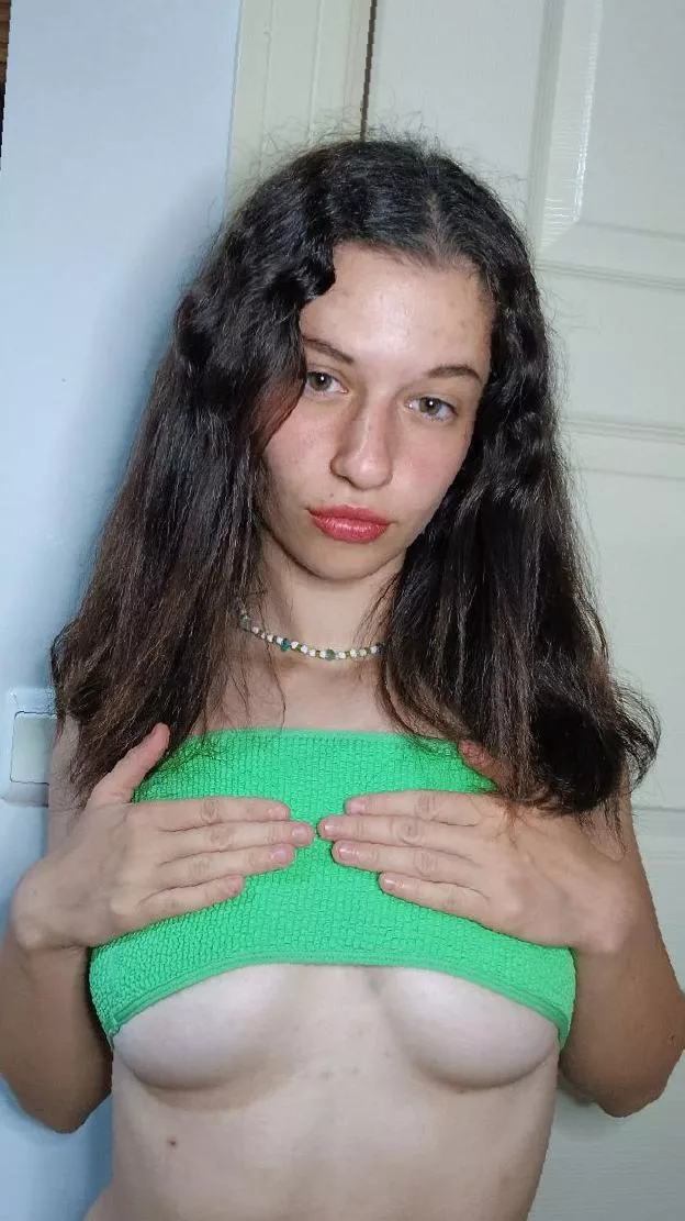 How does this green crop top look?