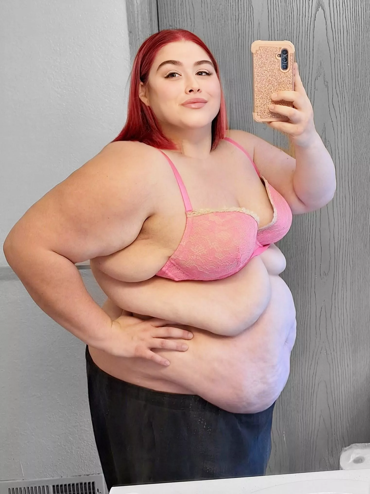 Hungry going to hunger 😫 Feed me fooooood! Please 🥺 Help this belly grow!