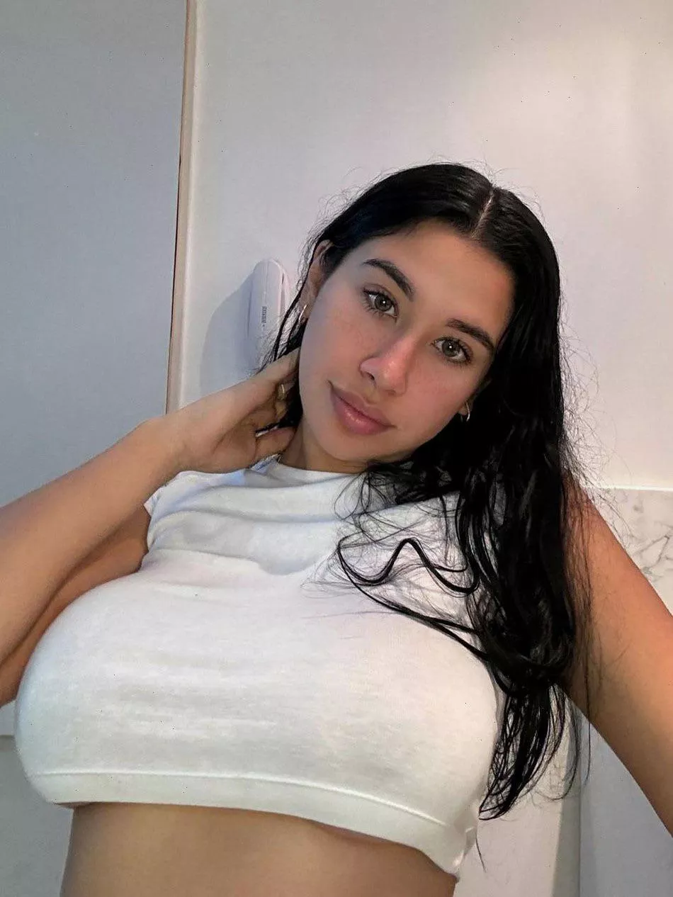 i feel like all eyes are on me whenever i wear this outfit